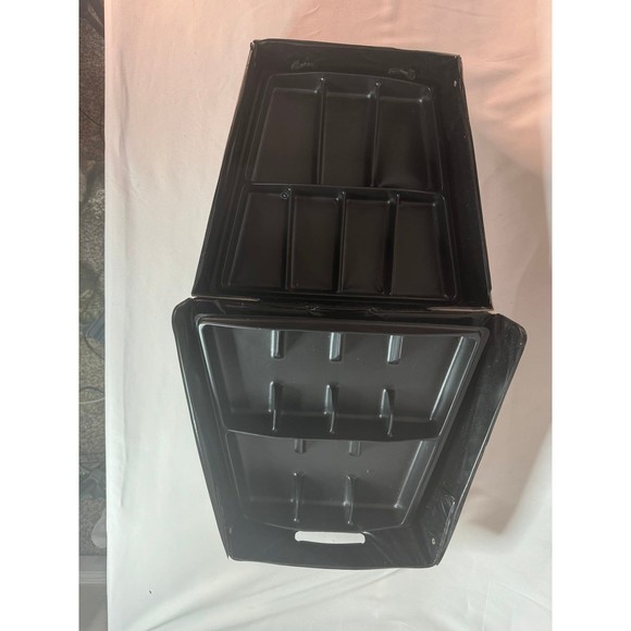 Batman: The Animated Series Vintage 12-Figure Action Figure Collector’s Case - Picture 7 of 7